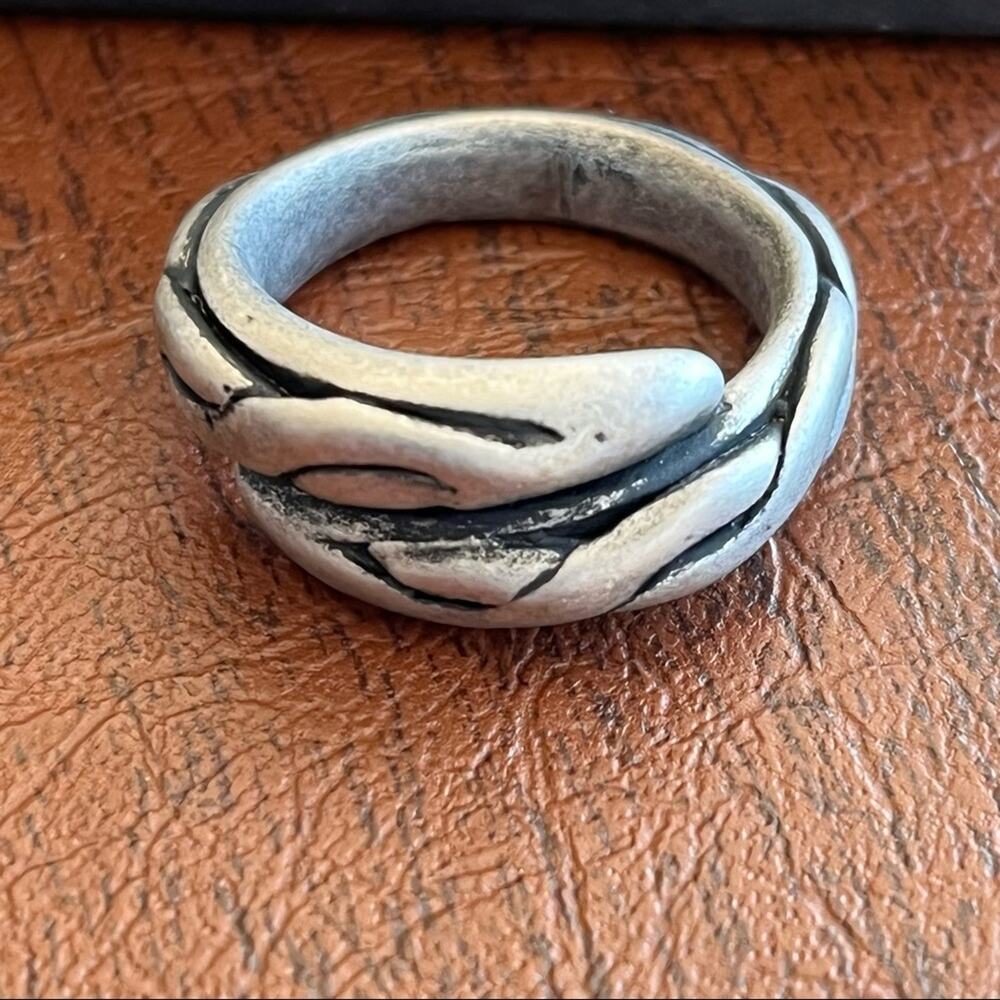 Shiraleah Chicago Thornton Serpent Ring Black Gray 9 NIB